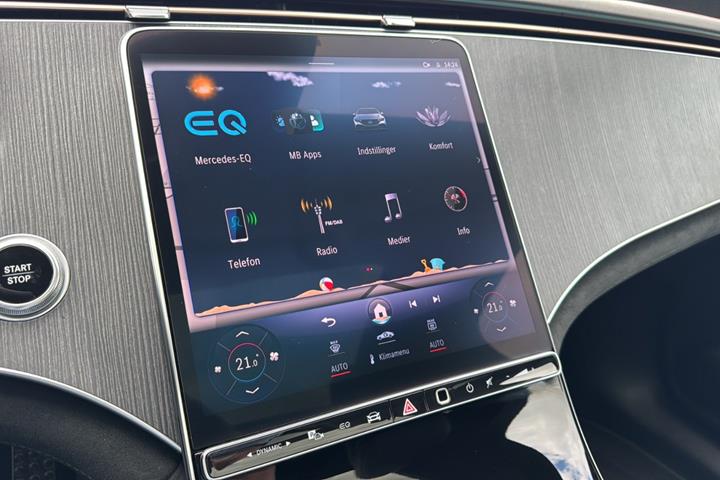 Sølv Mercedes EQE350+ fra 2022