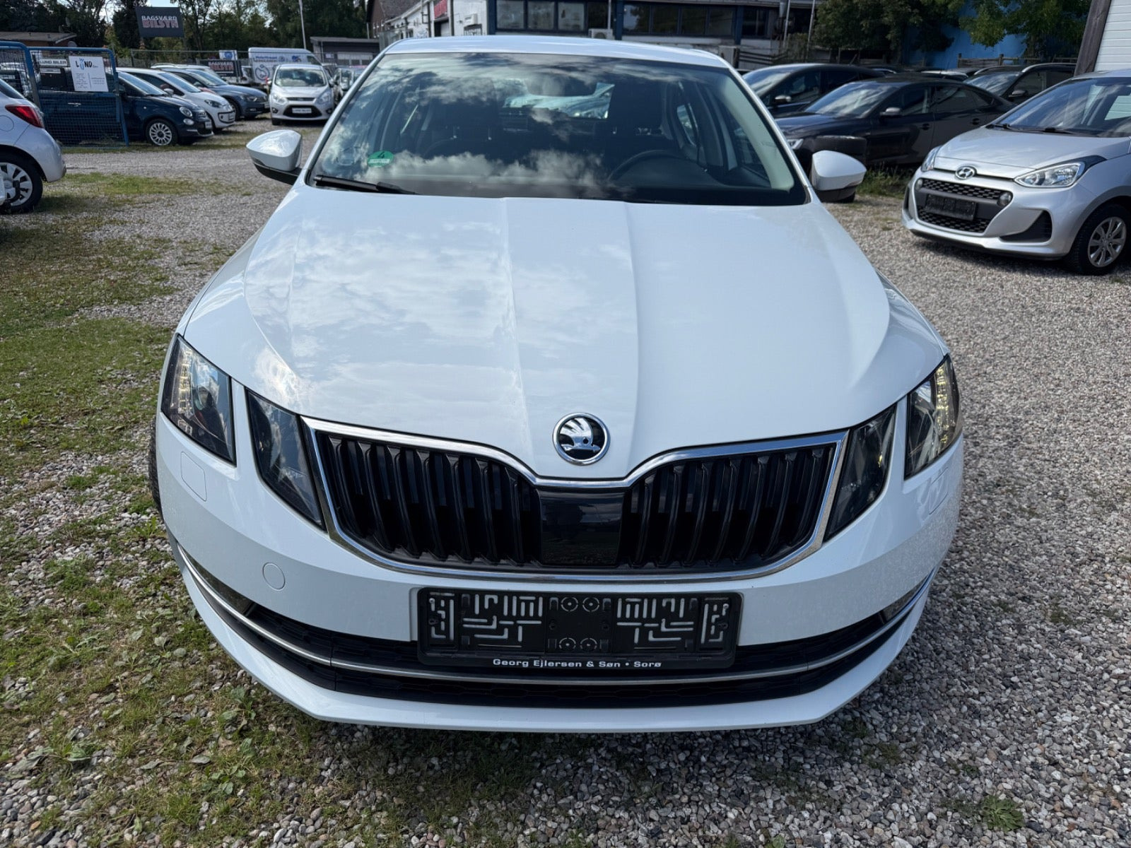 Hvid Skoda Octavia fra 2018