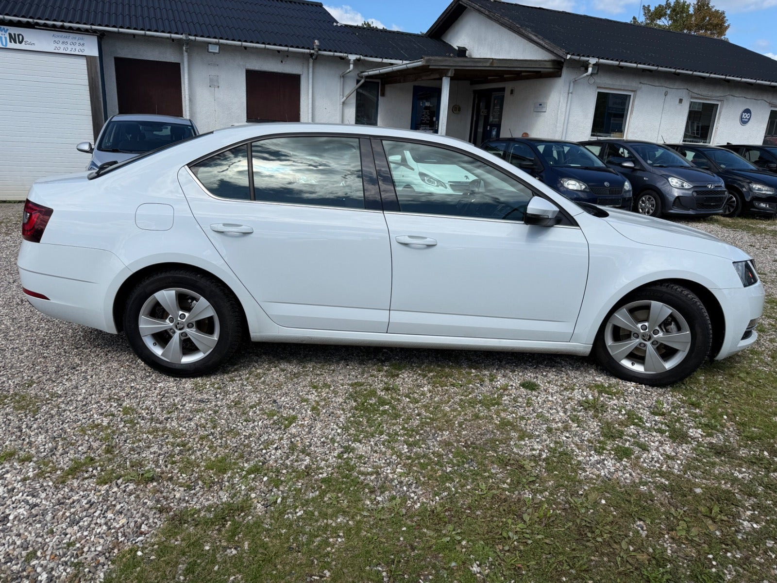 Hvid Skoda Octavia fra 2018