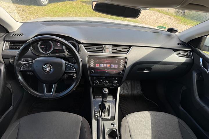 Hvid Skoda Octavia fra 2018