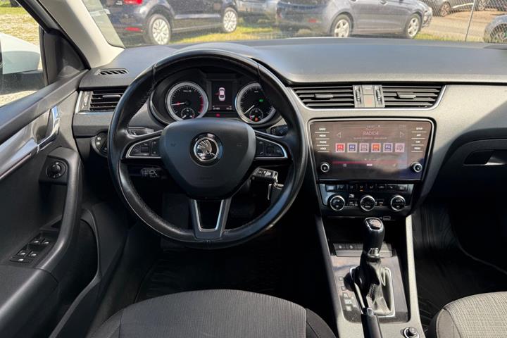 Hvid Skoda Octavia fra 2018