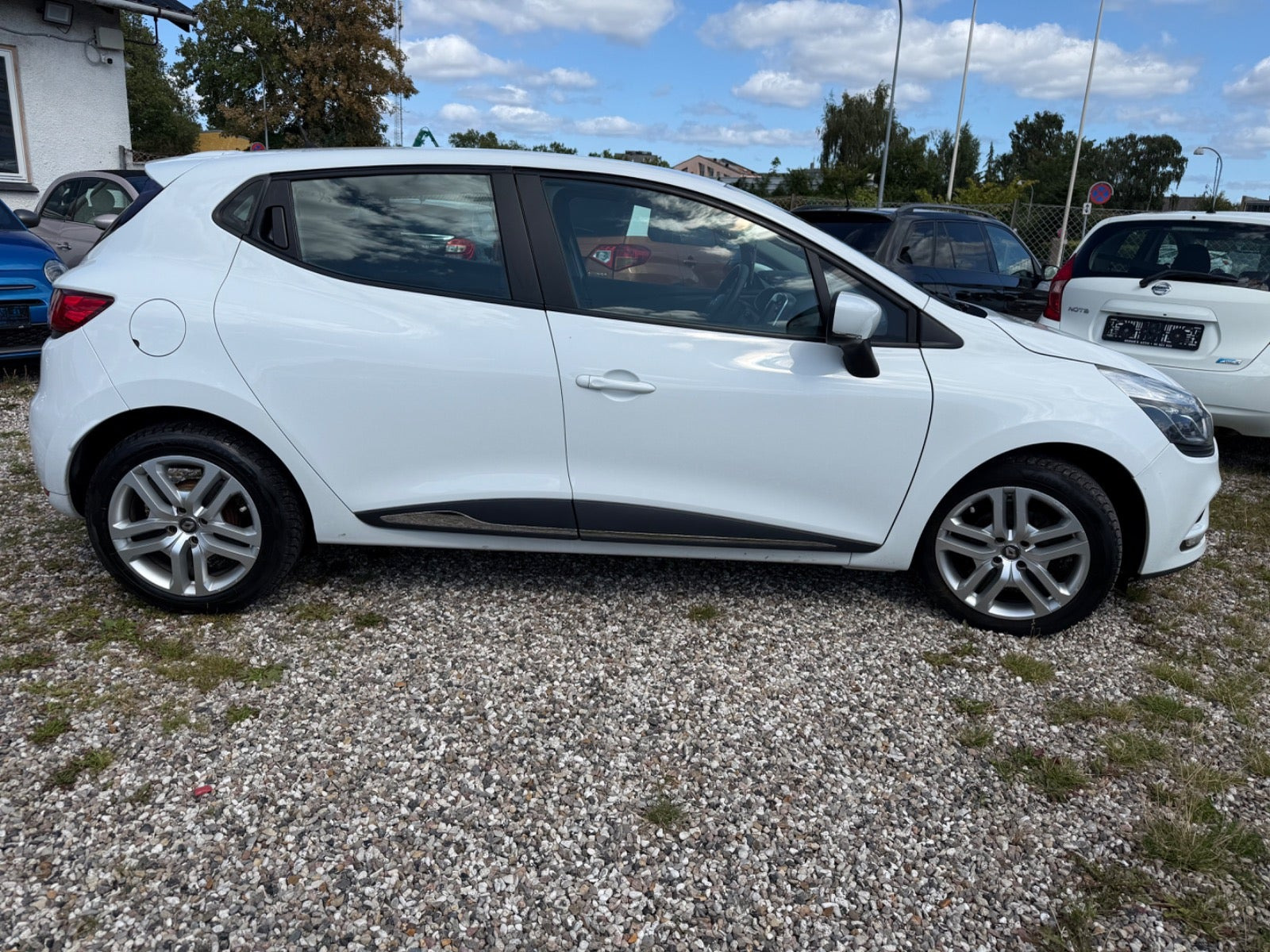 Hvid Renault Clio IV fra 2017