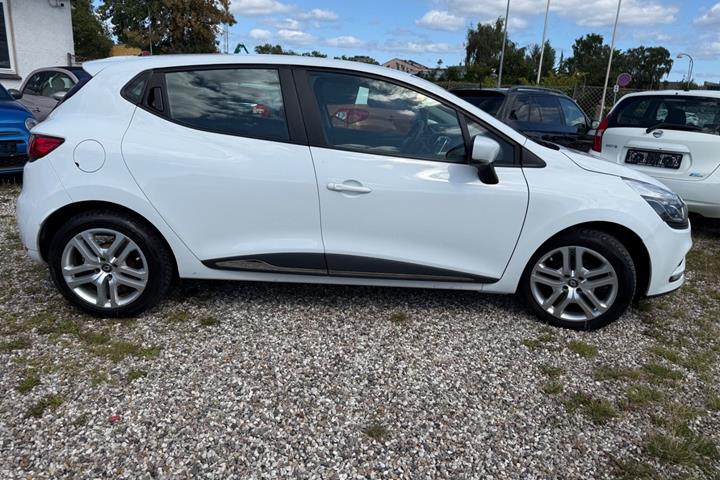 Hvid Renault Clio IV fra 2017