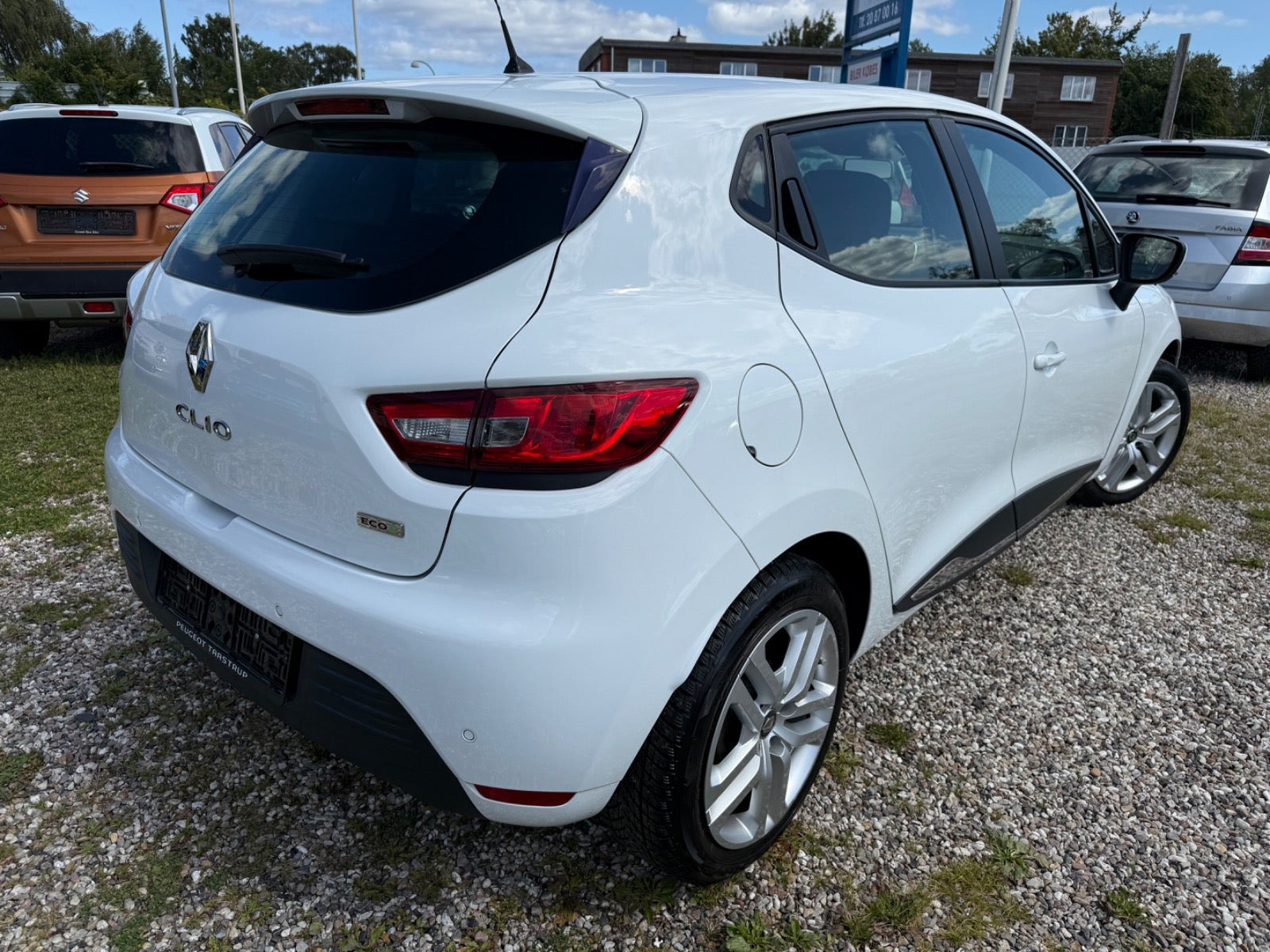 Hvid Renault Clio IV fra 2017