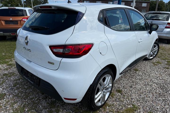 Hvid Renault Clio IV fra 2017