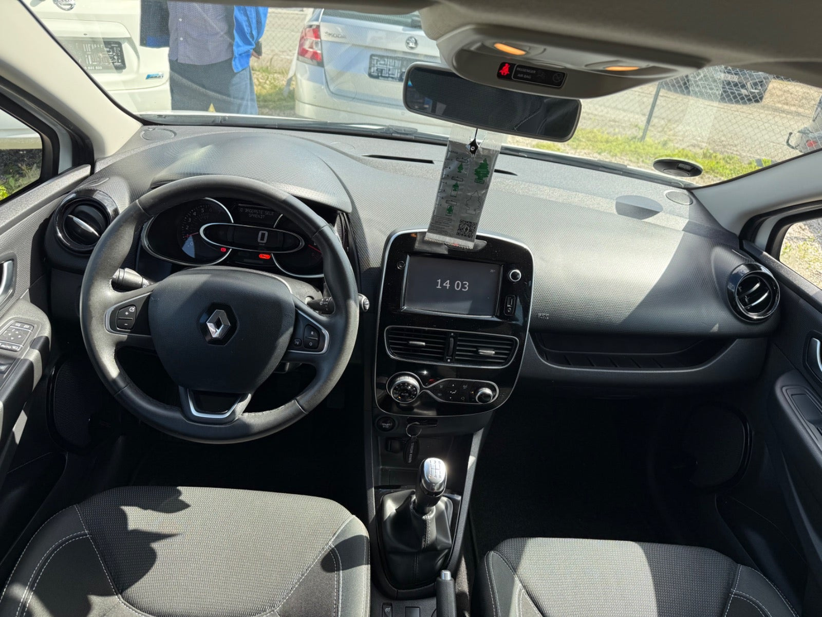 Hvid Renault Clio IV fra 2017