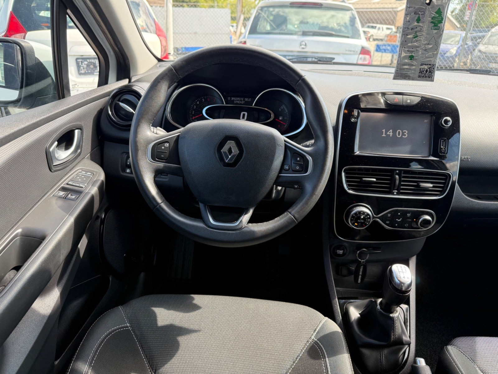 Hvid Renault Clio IV fra 2017