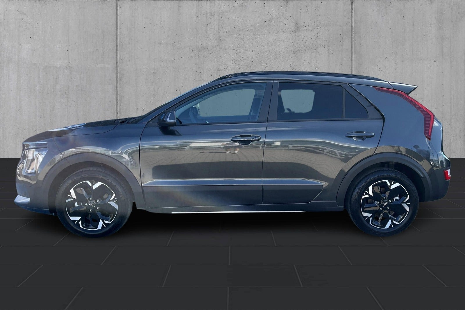 Grå Kia Niro fra 2025
