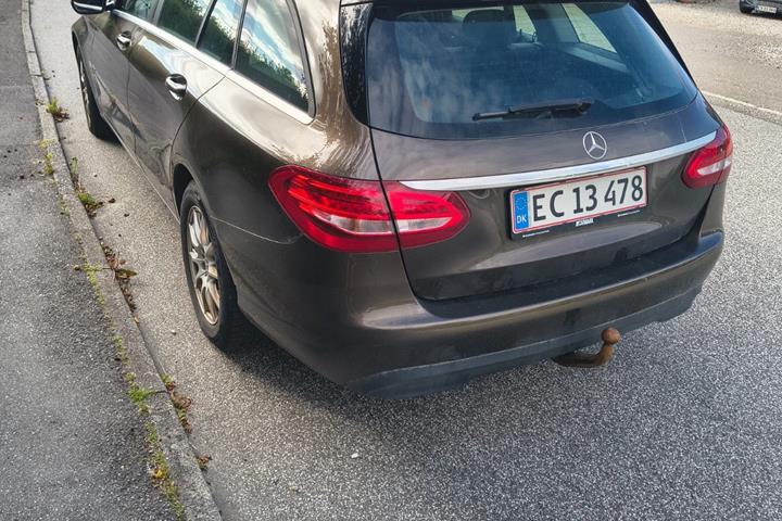 Brun Mercedes C200 d fra 2016