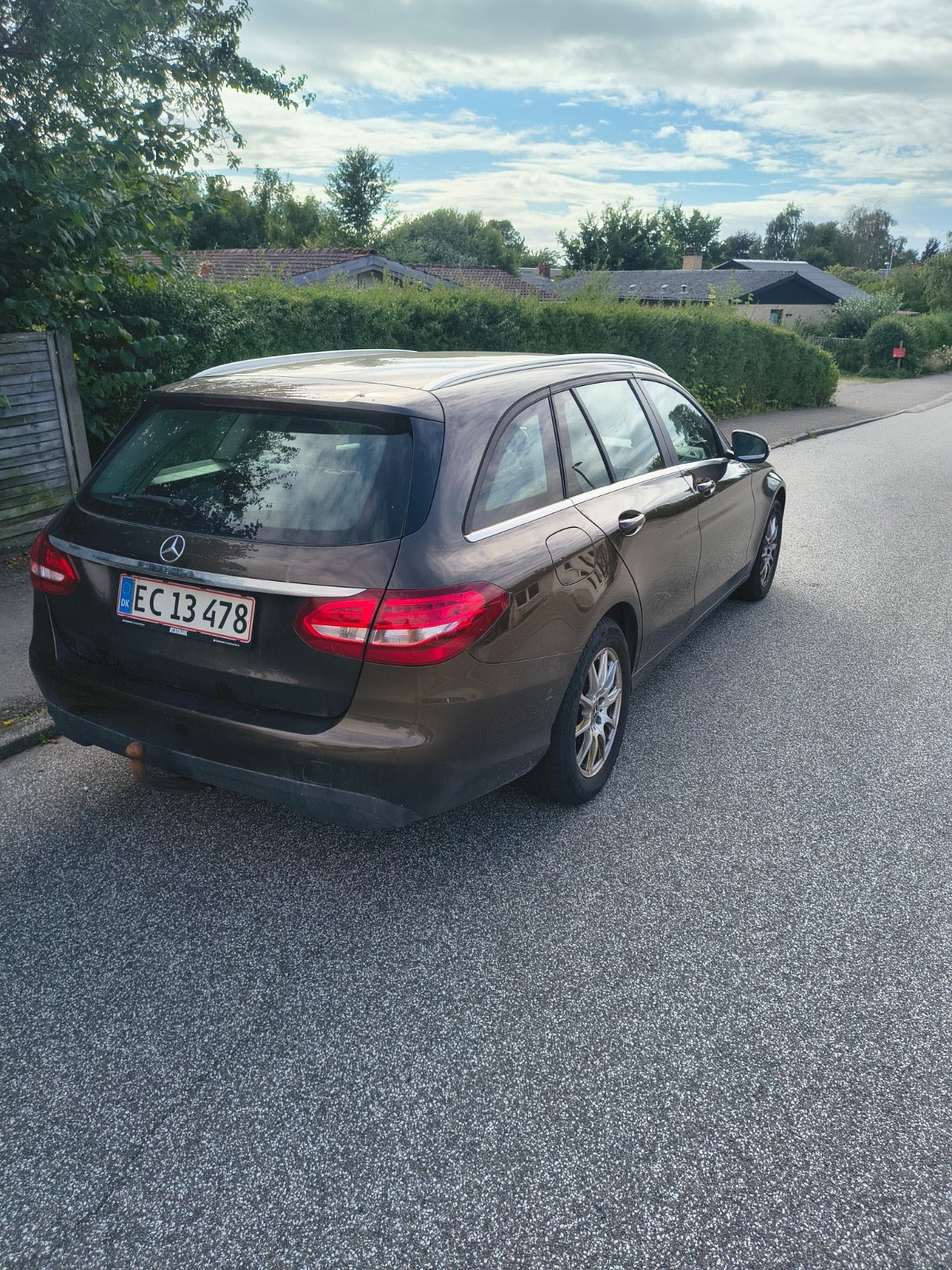 Brun Mercedes C200 d fra 2016