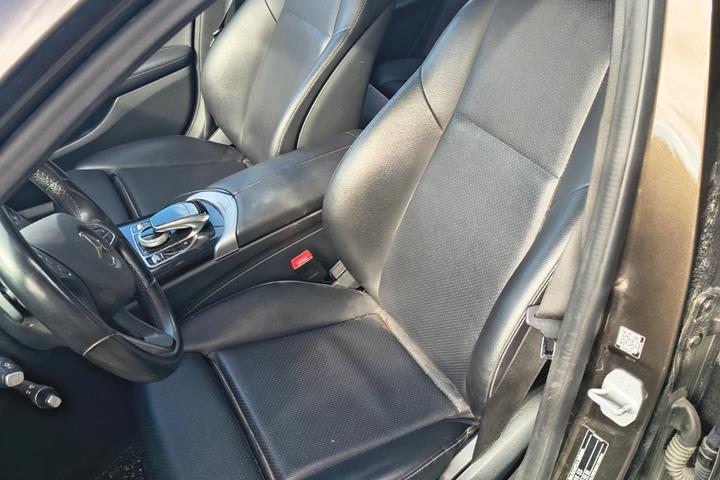 Brun Mercedes C200 d fra 2016