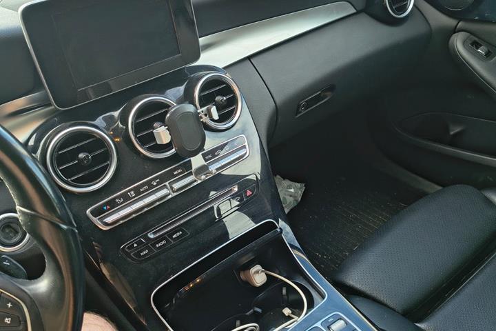 Brun Mercedes C200 d fra 2016