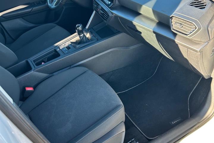 Hvid Seat Leon fra 2021