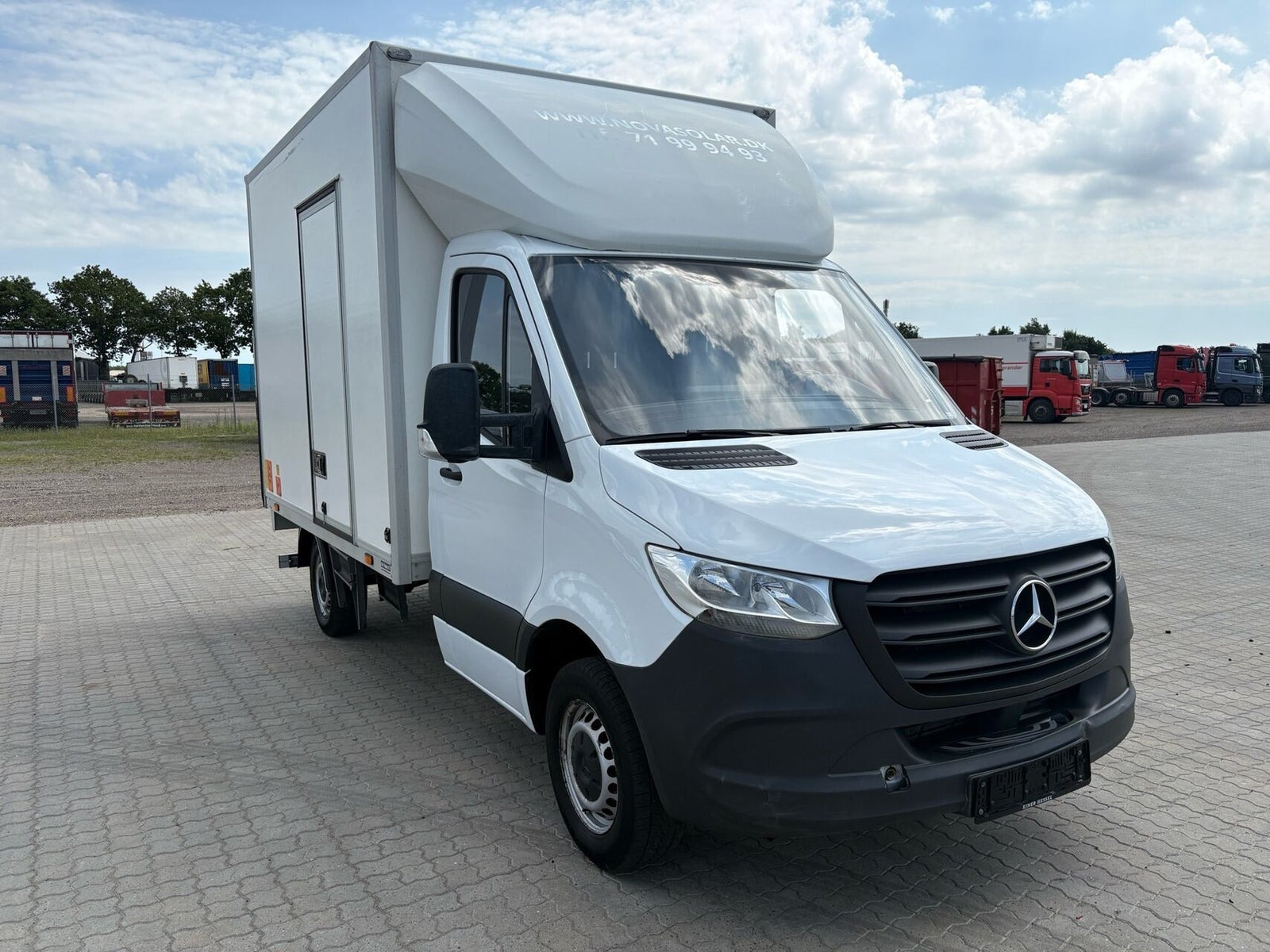 Hvid Mercedes Sprinter 317 fra 2021