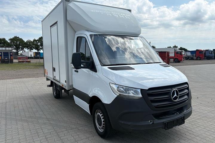 Hvid Mercedes Sprinter 317 fra 2021