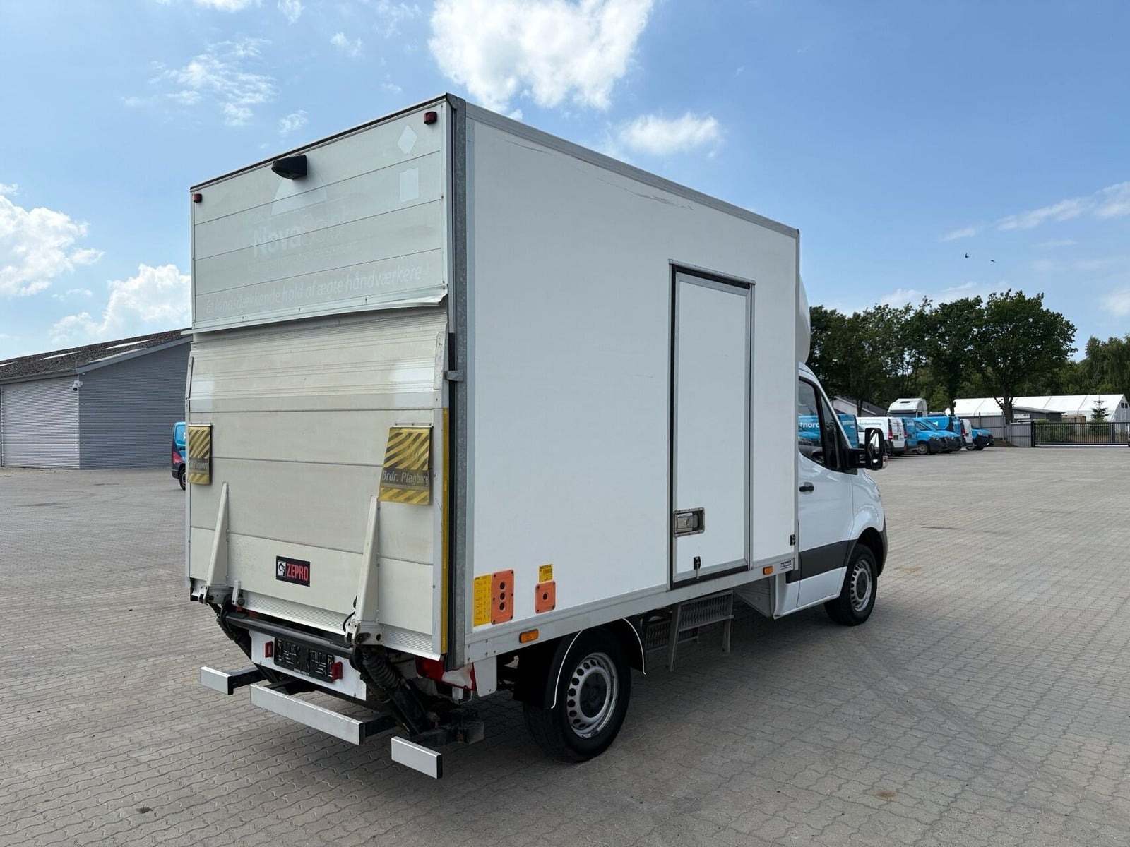 Hvid Mercedes Sprinter 317 fra 2021