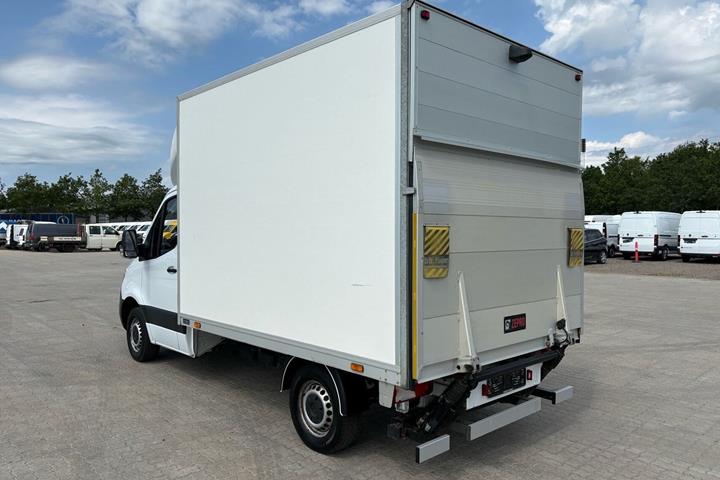 Hvid Mercedes Sprinter 317 fra 2021