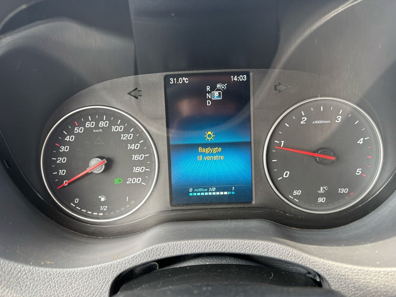Hvid Mercedes Sprinter 317 fra 2021