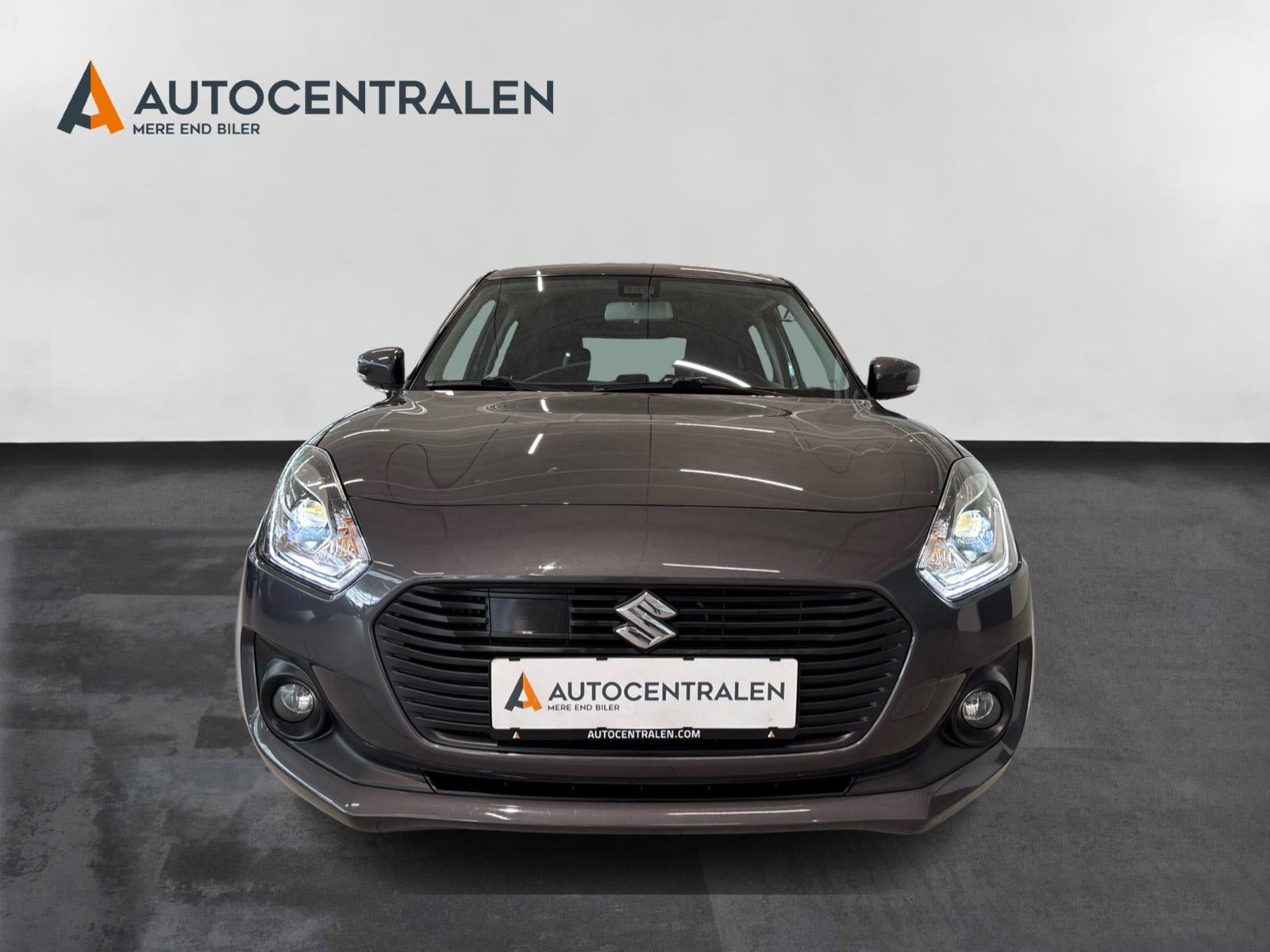 Grå Suzuki Swift fra 2017