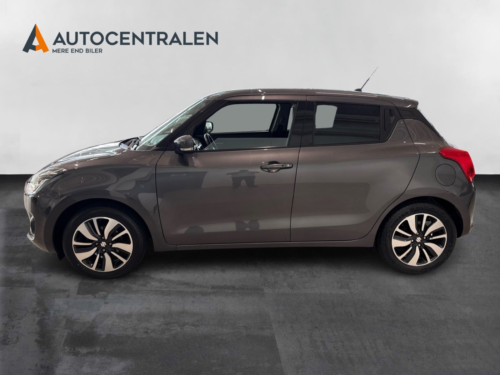 Grå Suzuki Swift fra 2017