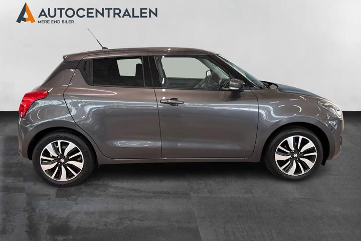 Grå Suzuki Swift fra 2017
