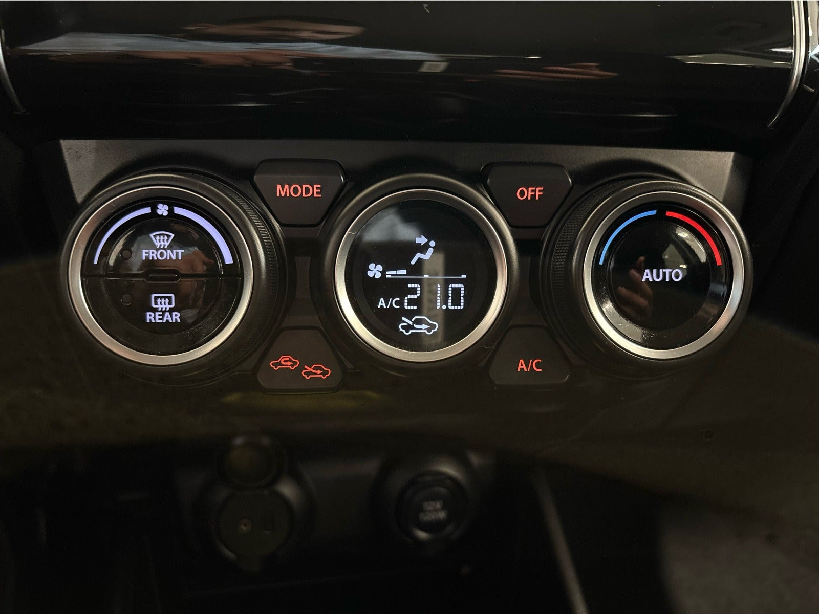 Grå Suzuki Swift fra 2017