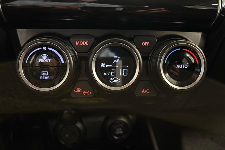 Grå Suzuki Swift fra 2017