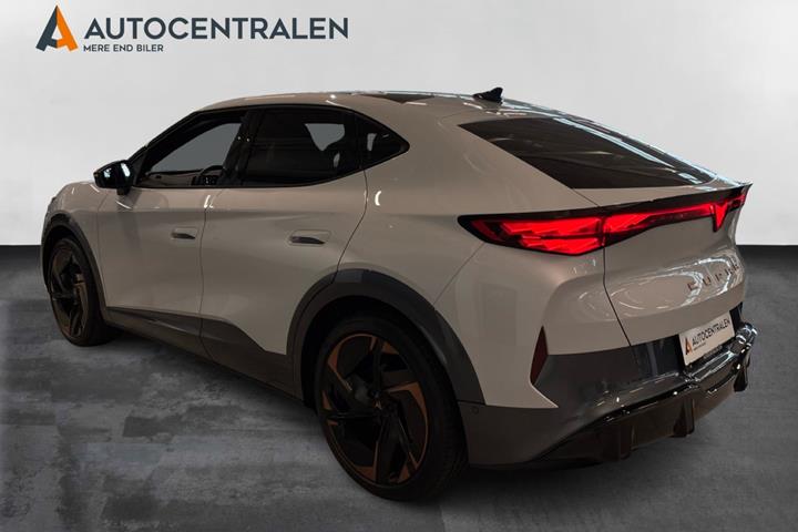 Hvid Cupra Tavascan fra 2025