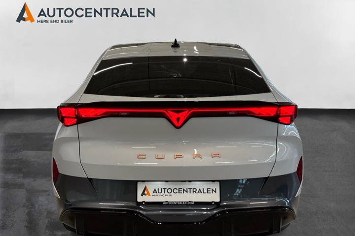 Hvid Cupra Tavascan fra 2025