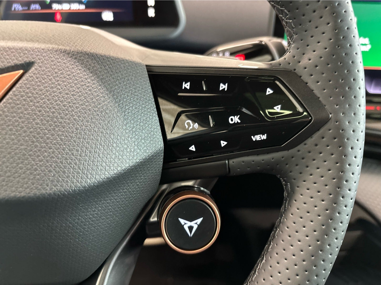 Hvid Cupra Tavascan fra 2025