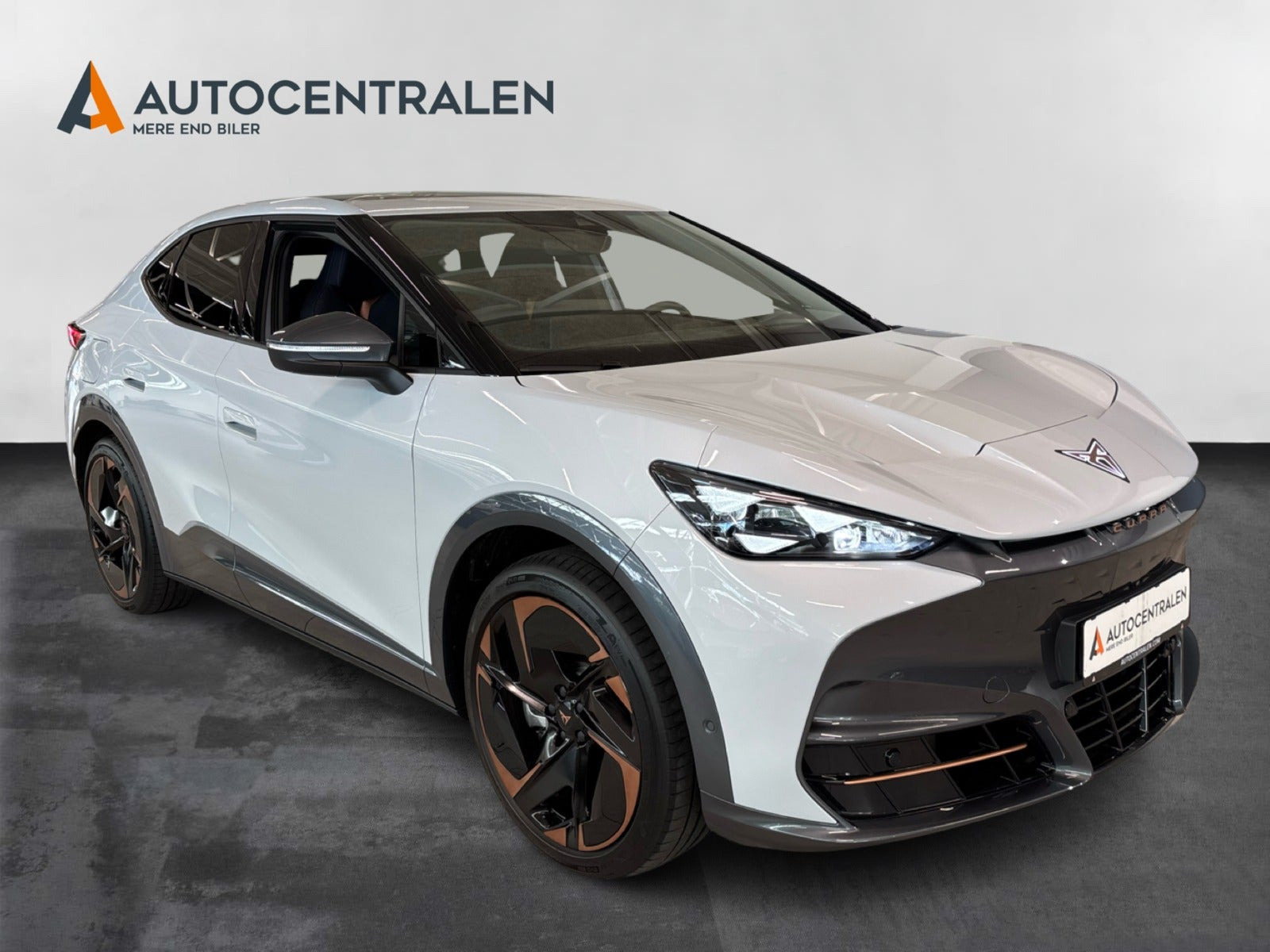 Hvid Cupra Tavascan fra 2025
