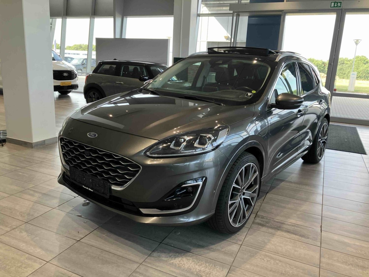 Grå Ford Kuga fra 2020