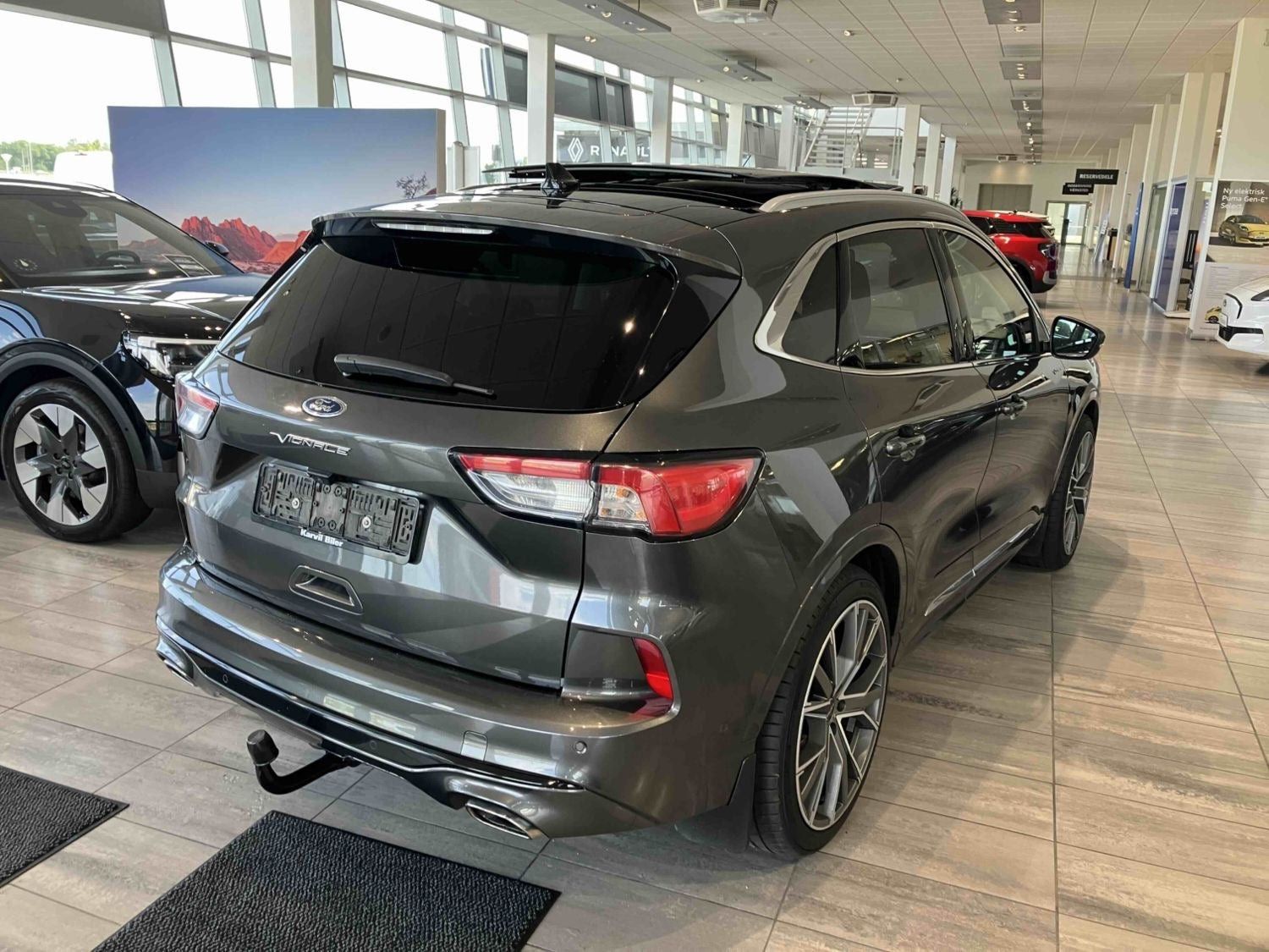 Grå Ford Kuga fra 2020