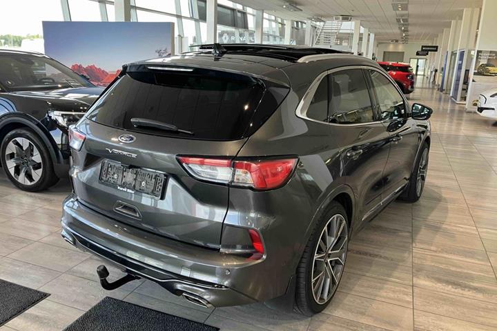 Grå Ford Kuga fra 2020
