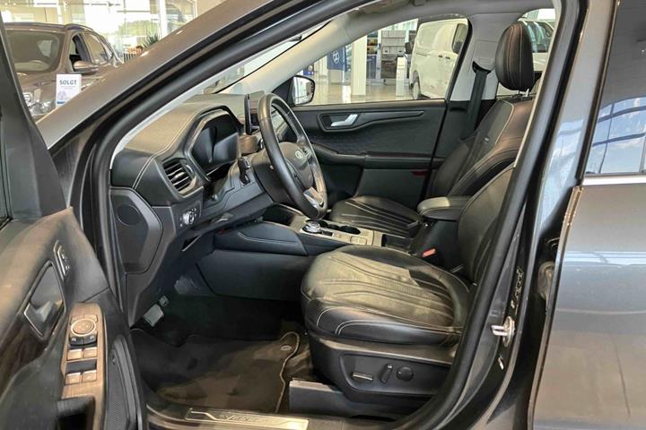 Grå Ford Kuga fra 2020