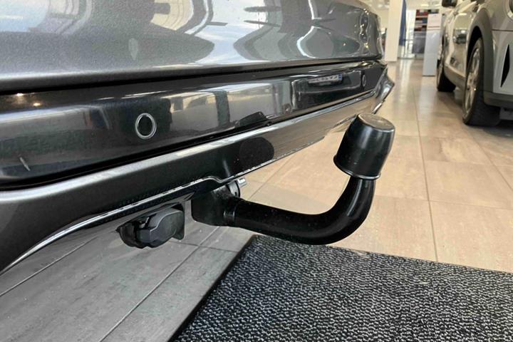Grå Ford Kuga fra 2020