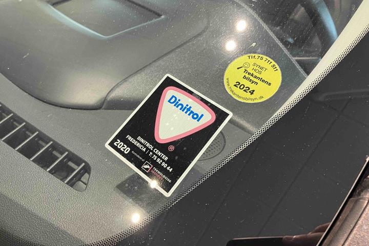 Grå Ford Kuga fra 2020