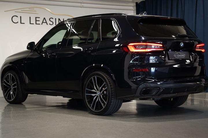 Sort BMW X5 fra 2021