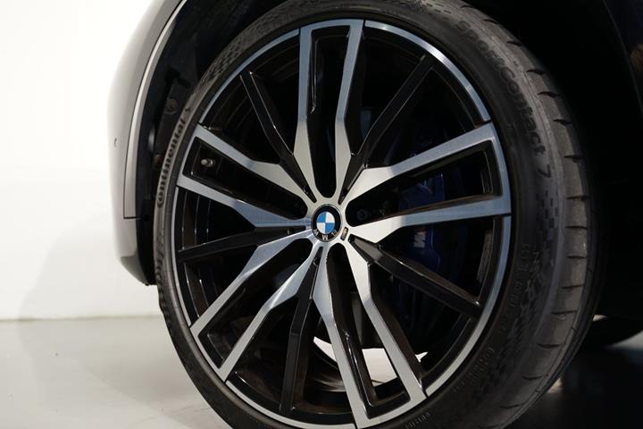 Sort BMW X5 fra 2021