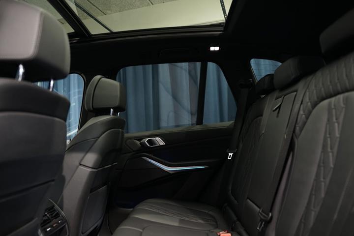 Sort BMW X5 fra 2021