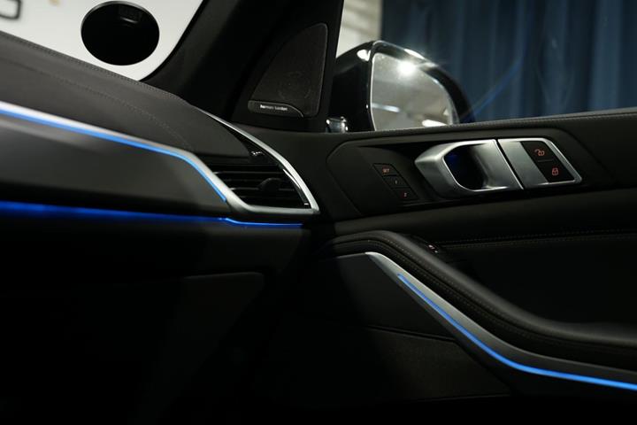 Sort BMW X5 fra 2021