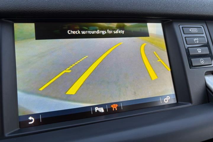 Sort Land Rover Discovery Sport fra 2016