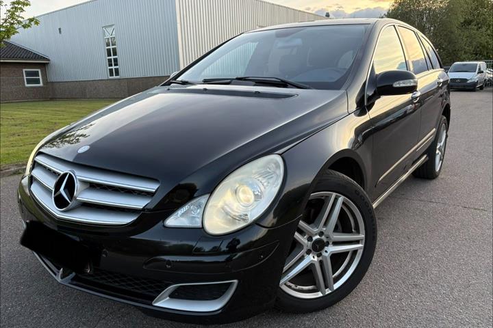Gul Mercedes R320 fra 2007