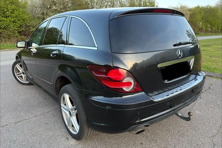 Gul Mercedes R320 fra 2007