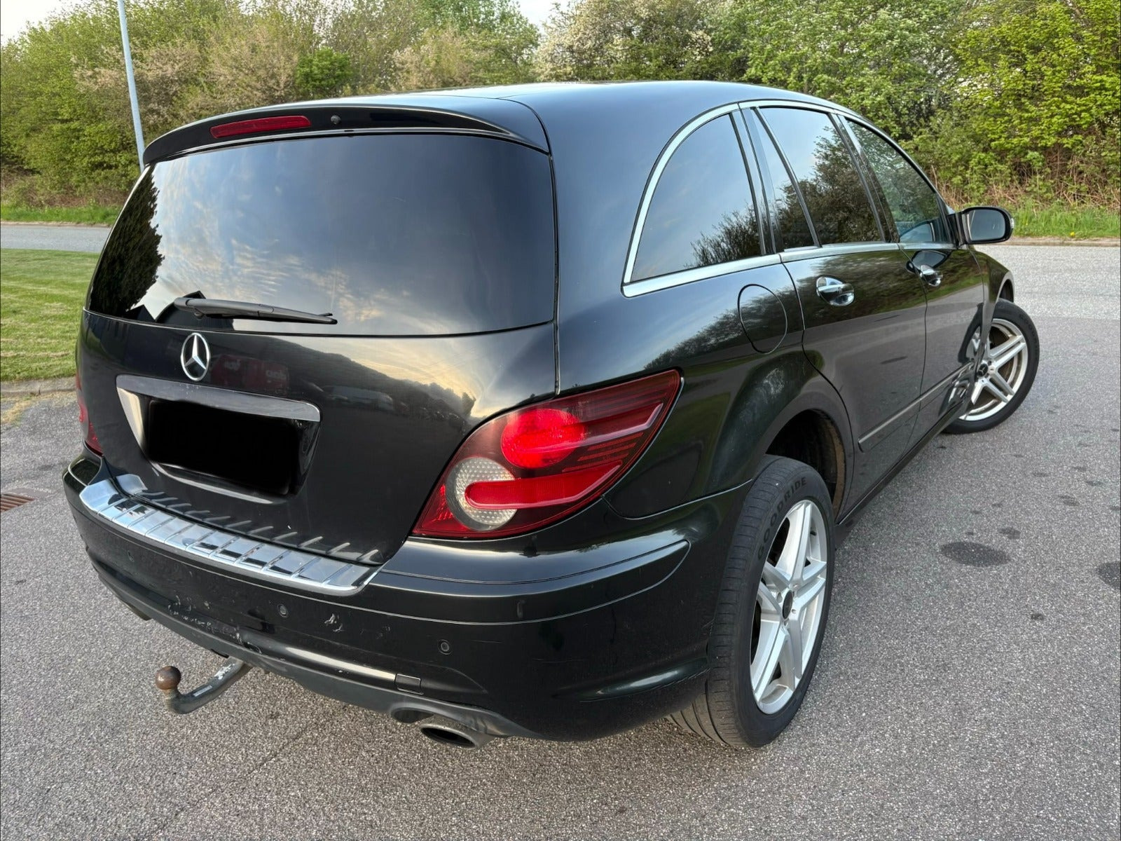Gul Mercedes R320 fra 2007