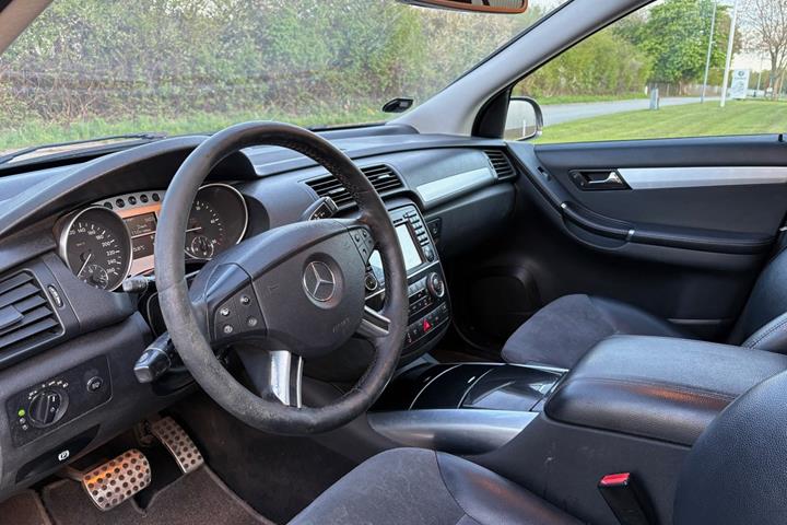 Gul Mercedes R320 fra 2007