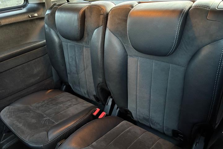 Gul Mercedes R320 fra 2007