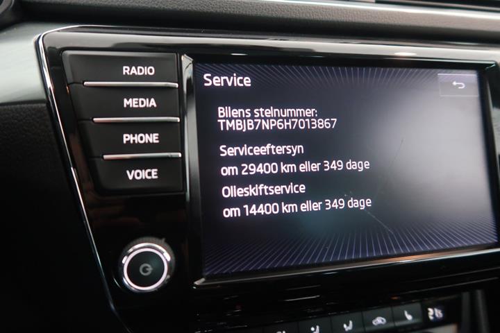 Sort Skoda Superb fra 2017