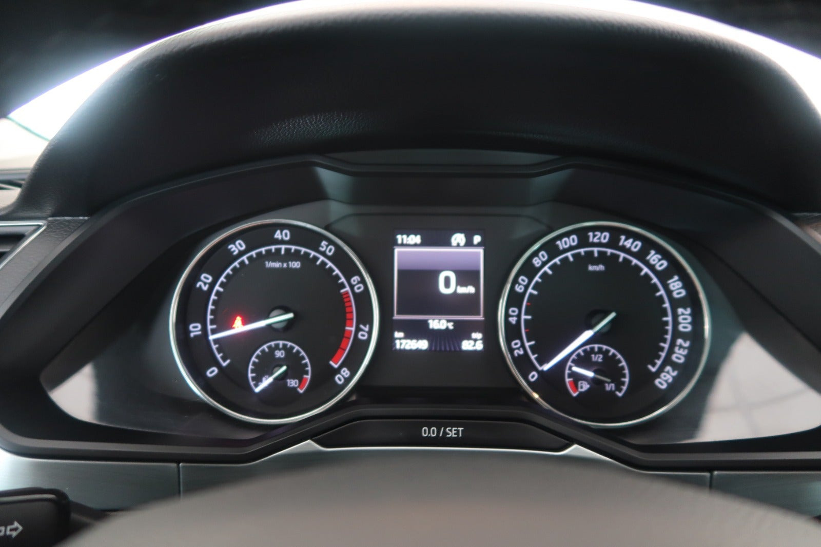Sort Skoda Superb fra 2017