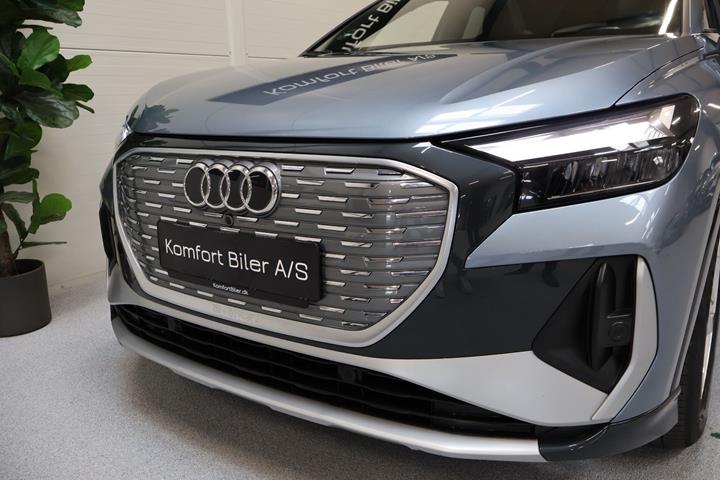 Blå Audi Q4 e-tron fra 2023